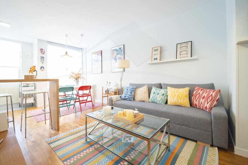 Colours Apartamento Oviedo Ngoại thất bức ảnh