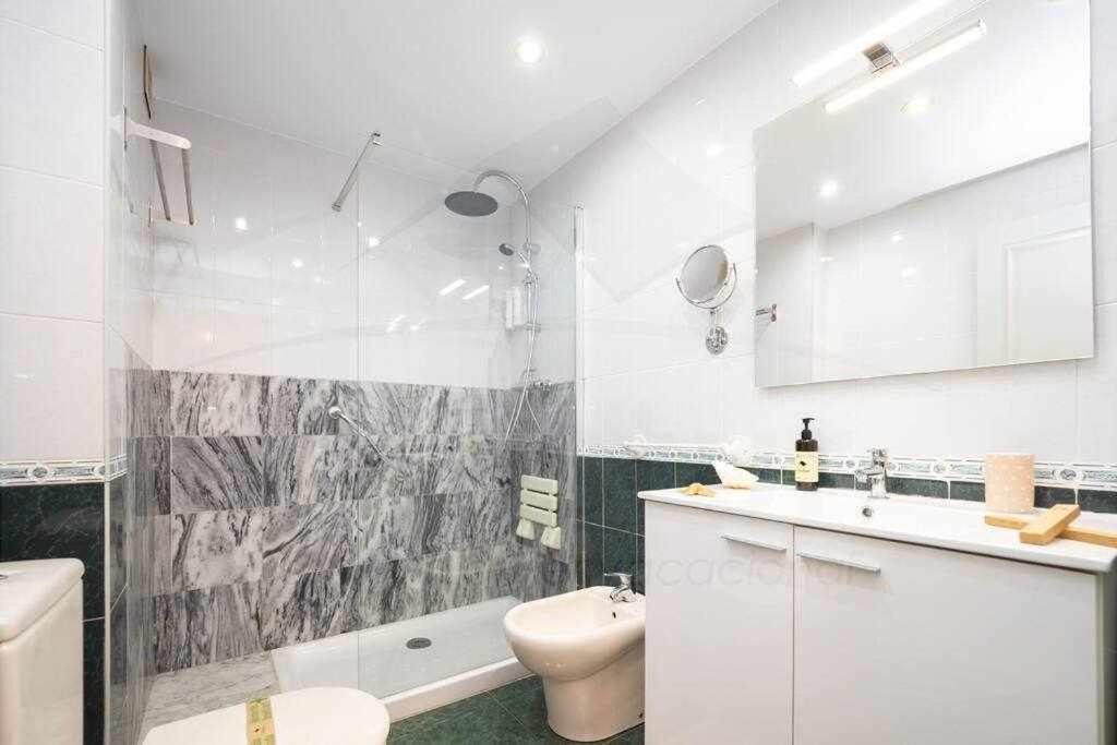 Colours Apartamento Oviedo Ngoại thất bức ảnh