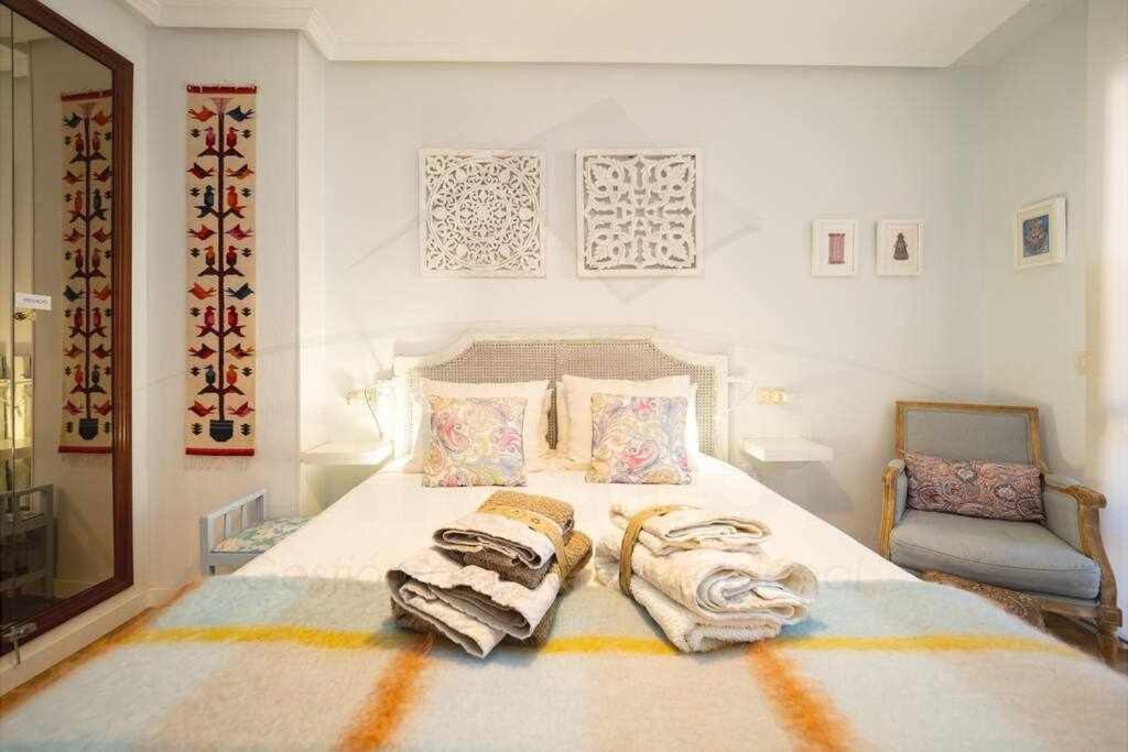 Colours Apartamento Oviedo Ngoại thất bức ảnh