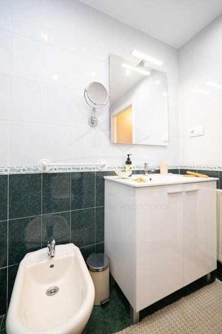 Colours Apartamento Oviedo Ngoại thất bức ảnh